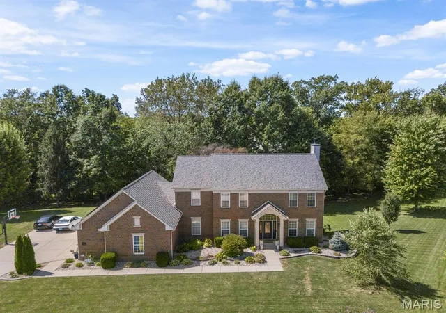Photo 2 of Single family home for sale at 1319 Merganser Blvd, Swansea, IL 62226 | MLS# MIS26057340 | Listing updated on 2026-09-17
