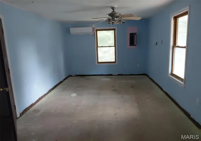 Photo 4 of Single family home for sale at 407 E Hickory St, Nevada, MO 64772 | MLS# MIS26057744 | Listing updated on 2026-09-16