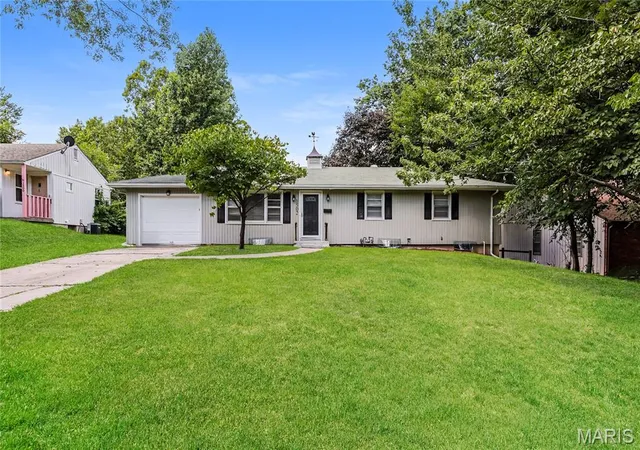 Photo 1 of Sale Pending at 1502 Broadway St, Independence, MO 64050 | MLS# MIS26057746 | Listing updated on 2026-09-16