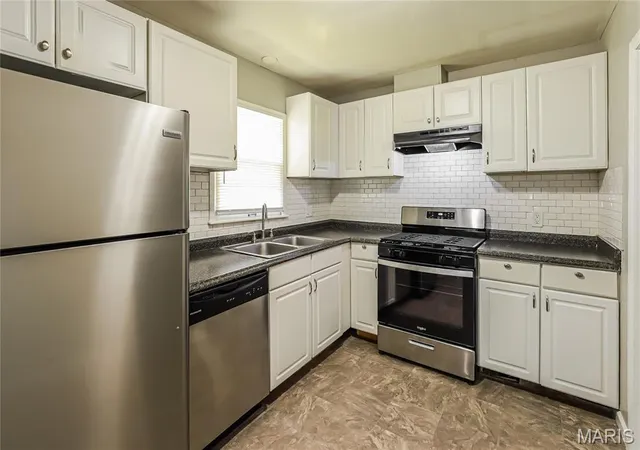 Photo 4 of Sale Pending at 1502 Broadway St, Independence, MO 64050 | MLS# MIS26057746 | Listing updated on 2026-09-16