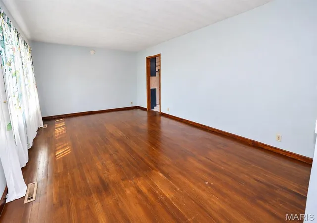 Photo 3 of Single family home for sale at 40 Willow Ln, Lebanon, MO 65536 | MLS# MIS26057755 | Listing updated on 2026-09-22