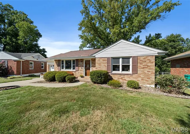 Photo 2 of Single family home for sale at 1273 Waldorf Dr, Saint Louis, MO 63137 | MLS# MIS26057781 | Listing updated on 2026-09-22