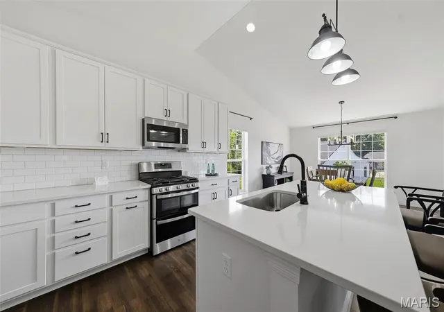 Photo 2 of Single family home for sale at 1576 Westlake Cir, Pacific, MO 63069 | MLS# MIS26057839 | Listing updated on 2026-09-21