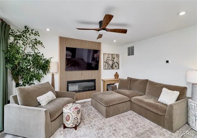 Photo 4 of Townhouse for sale at 96 Mora Blvd, O Fallon, MO 63368 | MLS# MIS26058084 | Listing updated on 2026-10-29