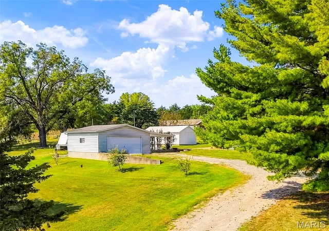 Photo 4 of Single family home for sale at 15111 US Hwy 61, Sainte Genevieve, MO 63670 | MLS# MIS26058122 | Listing updated on 2026-09-26