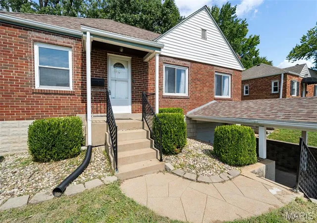 Photo 2 of Single family home for sale at 6201 Weber Rd, Saint Louis, MO 63123 | MLS# MIS26058171 | Listing updated on 2026-09-18