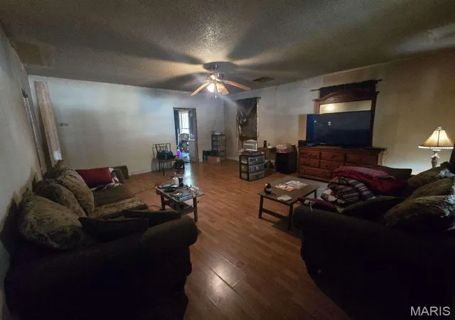 Photo 3 of Single family home for sale at 359 W Hayes St, Lebanon, MO 65536 | MLS# MIS26058185 | Listing updated on 2026-09-17