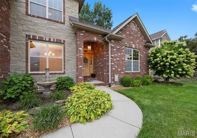 Photo 3 of Sale Pending at 8518 Terracotta Pl, O Fallon, IL 62269 | MLS# MIS26058189 | Listing updated on 2026-09-23