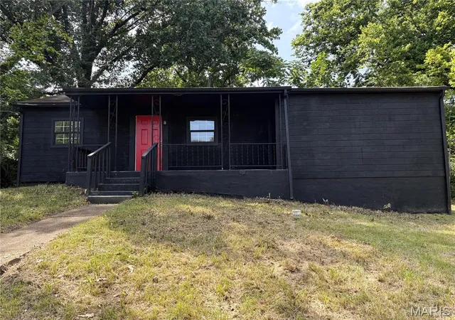 Photo 2 of Single family home for sale at 2235 Edmund Ave, Saint Louis, MO 63121 | MLS# MIS26058276 | Listing updated on 2026-09-25