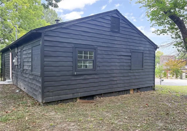 Photo 3 of Single family home for sale at 2235 Edmund Ave, Saint Louis, MO 63121 | MLS# MIS26058276 | Listing updated on 2026-09-25