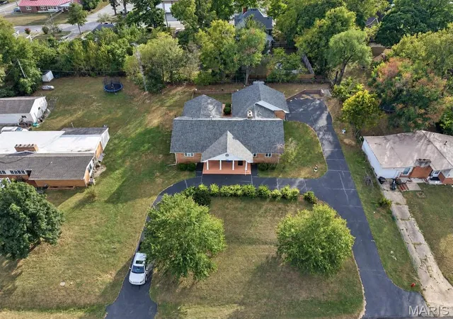 Photo 3 of Single family home for sale at 109 E Jefferson Ave, Richland, MO 65556 | MLS# MIS26058561 | Listing updated on 2026-10-22