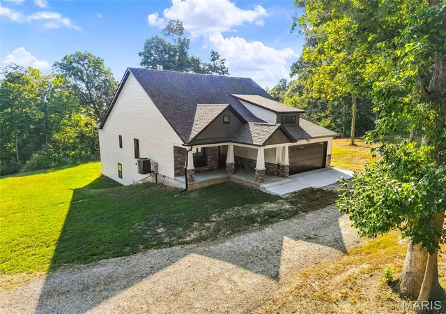 Photo 3 of Sale Pending at 120 Hunters Holw Ln, Foley, MO 63347 | MLS# MIS26058579 | Listing updated on 2026-10-08