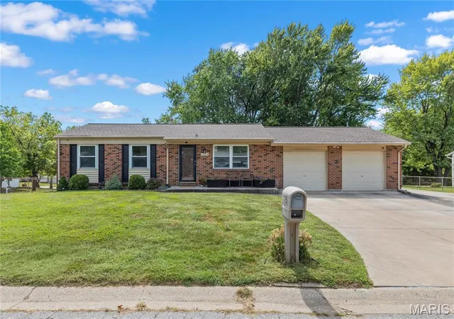 Single family home for sale at 3305 Highgate Ln, Saint Charles, MO 63301 | MLS# MIS26058616