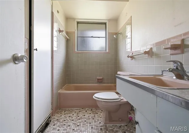 Photo 3 of Single family home for sale at 2352 Collett Dr, Saint Louis, MO 63136 | MLS# MIS26058746 | Listing updated on 2026-09-16