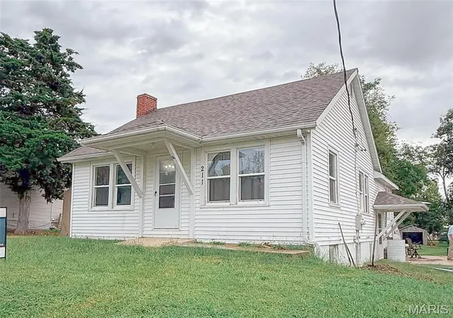 Photo 1 of Single family home for sale at 211 Blue St, Milton, IL 62352 | MLS# MIS26058859 | Listing updated on 2026-09-17