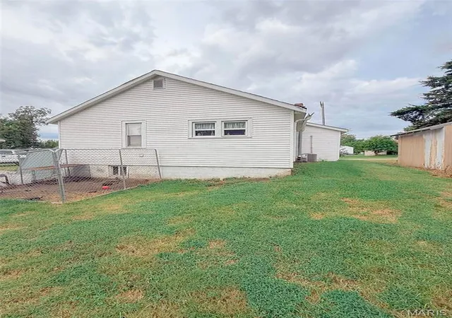Photo 2 of Single family home for sale at 211 Blue St, Milton, IL 62352 | MLS# MIS26058859 | Listing updated on 2026-09-17