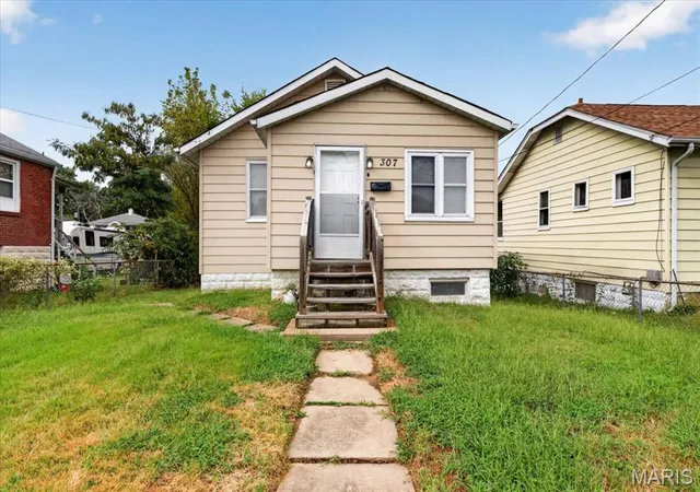 Single family home for sale at 307 Vida Ave, Saint Louis, MO 63125 | MLS# MIS26059023