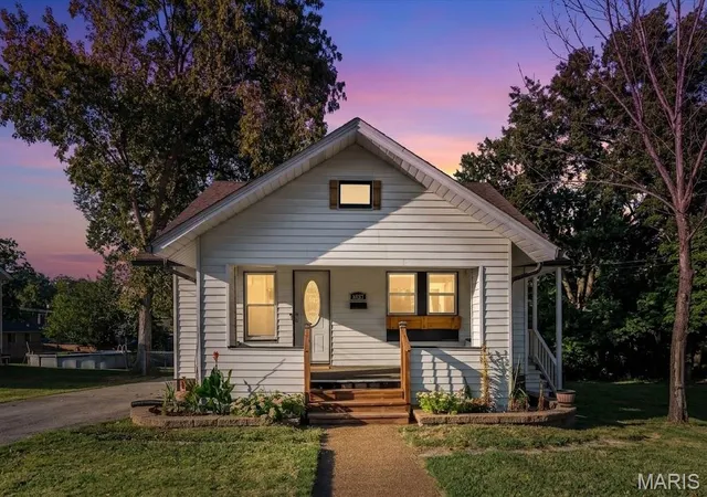 Photo 1 of Single family home for sale at 8627 Argyle Ave, Saint Louis, MO 63114 | MLS# MIS26059061 | Listing updated on 2026-09-18