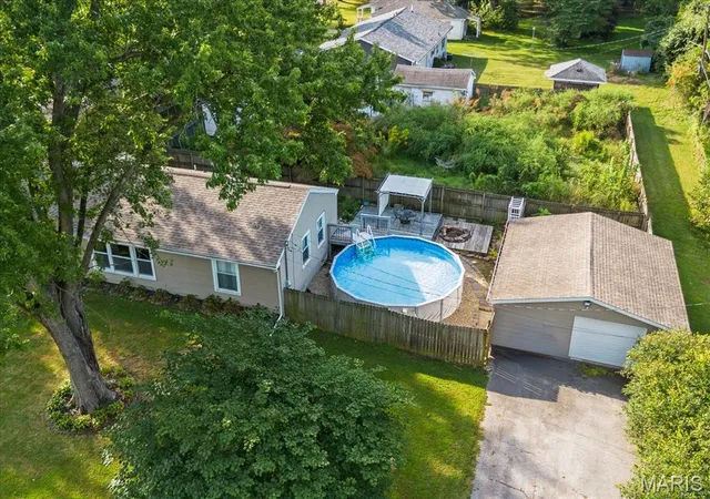 Photo 3 of Single family home for sale at 15 Pine Trl, Fairview Heights, IL 62208 | MLS# MIS26059062 | Listing updated on 2026-09-21