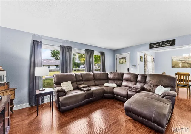 Photo 4 of Single family home for sale at 15 Pine Trl, Fairview Heights, IL 62208 | MLS# MIS26059062 | Listing updated on 2026-09-21