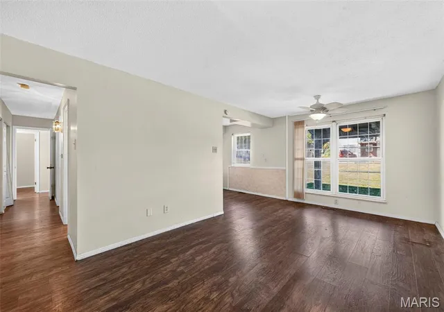 Listing Photo 5 - Condo for sale in building located at 8732 Santa Bella Dr, Hazelwood, MO 63042 - Unit #D