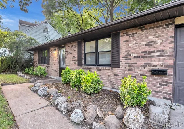 Photo 3 of Single family home for sale at 409 E 11th Street, Washington, MO 63090 | MLS# MIS26059231 | Listing updated on 2026-09-17