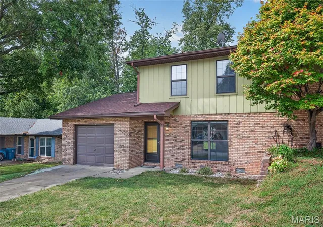 Photo 2 of Single family home for sale at 35 Ramona Dr, Belleville, IL 62221 | MLS# MIS26059246 | Listing updated on 2026-10-05