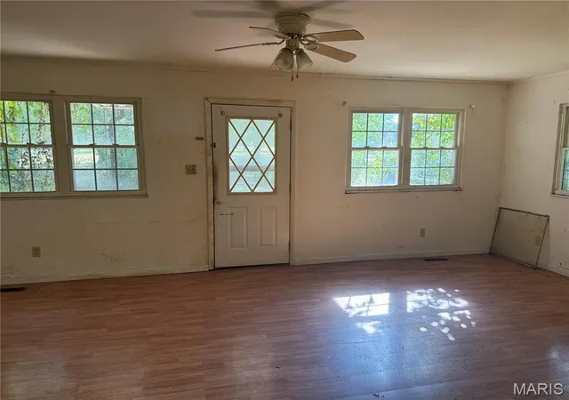 Photo 3 of Sale Pending at 507 Crestview St, Cuba, MO 65453 | MLS# MIS26059278 | Listing updated on 2026-09-22