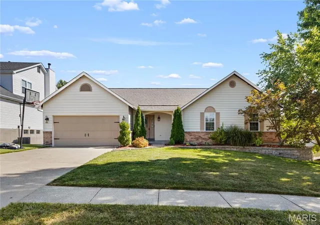 Photo 2 of Single family home for sale at 2079 Autumn Wood Dr, Saint Charles, MO 63303 | MLS# MIS26059288 | Listing updated on 2026-09-17
