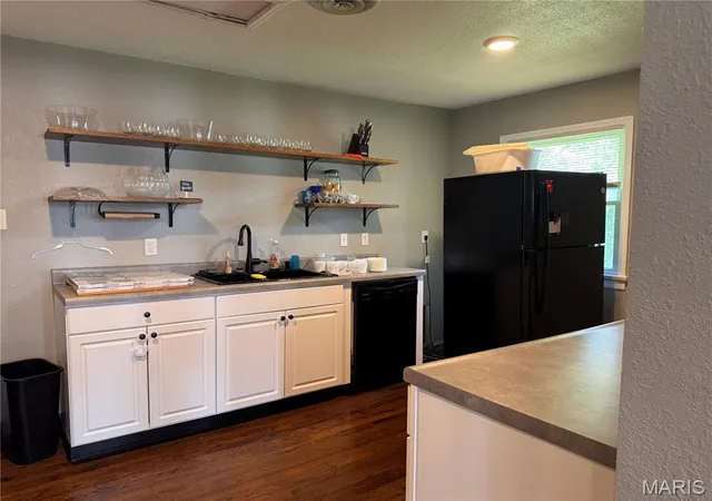 Photo 2 of Single family home for sale at 49 Cir Way, Saint Peters, MO 63376 | MLS# MIS26059298 | Listing updated on 2026-09-24