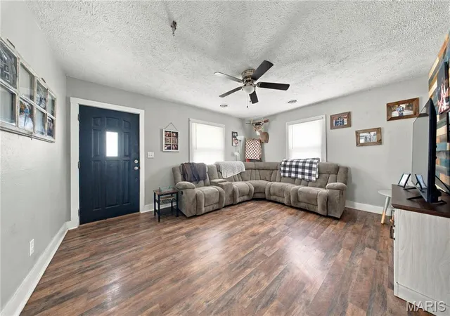Photo 2 of Single family home for sale at 100 N Pershing Ave, Salem, MO 65560 | MLS# MIS26059304 | Listing updated on 2026-09-16