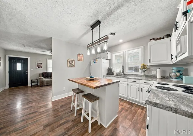 Photo 4 of Single family home for sale at 100 N Pershing Ave, Salem, MO 65560 | MLS# MIS26059304 | Listing updated on 2026-09-16