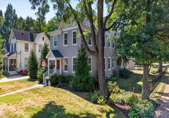 Photo 1 of Single family home for sale at 461 N Clay Ave, Kirkwood, MO 63122 | MLS# MIS26059321 | Listing updated on 2026-09-17