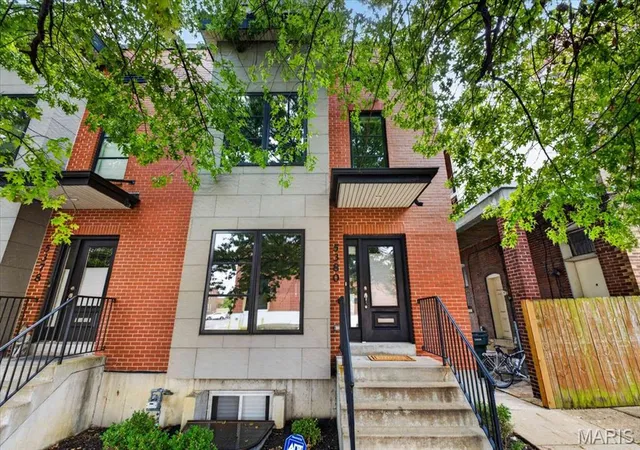 Photo 2 of Townhouse for sale at 5380 Magnolia Ave, Saint Louis, MO 63139 | MLS# MIS26059322 | Listing updated on 2026-09-18
