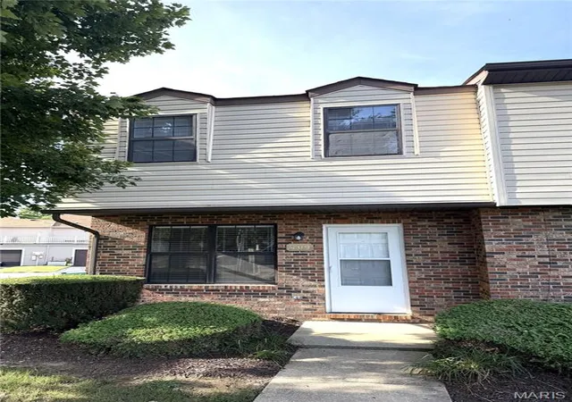 Photo 1 of Townhouse for sale at 409 Donna Dr, O Fallon, IL 62269 | MLS# MIS26059350 | Listing updated on 2026-09-16
