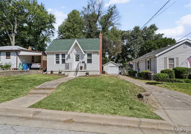 Photo 1 of Single family home for sale at 3644 Western Ave, Alton, IL 62002 | MLS# MIS26059358 | Listing updated on 2026-09-16