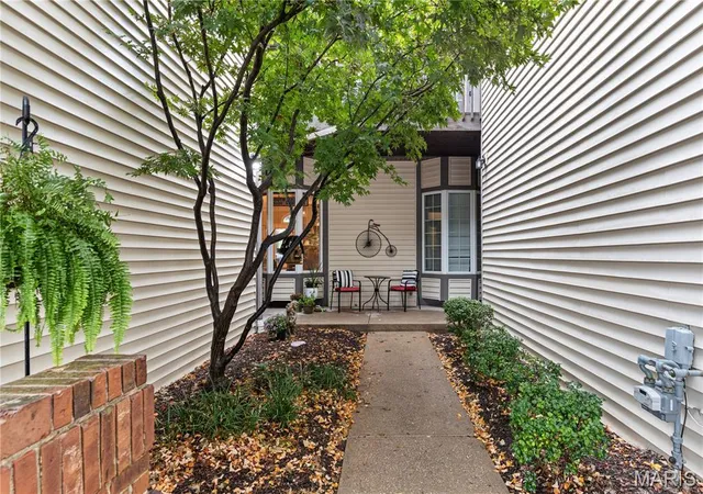 Photo 3 of Condo for sale at 12937 Autumn Flds Ct, Saint Louis, MO 63146 | MLS# MIS26059393 | Listing updated on 2026-09-17