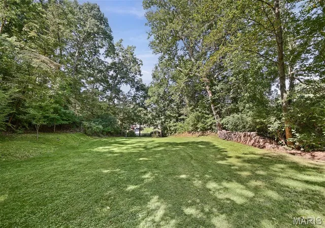 Photo 3 of Single family home for sale at 10 Knob Hl Ct, Fairview Heights, IL 62208 | MLS# MIS26059422 | Listing updated on 2026-09-23