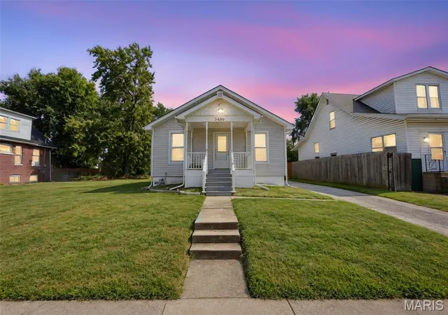 Single family home for sale at 2440 Iowa St, Granite City, IL 62040 | MLS# MIS26059447