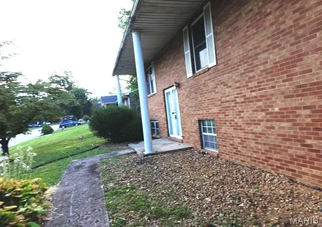 Photo 2 of Single family home for sale at 27 Matterhorn Dr, Glen Carbon, IL 62034 | MLS# MIS26059499 | Listing updated on 2026-09-18