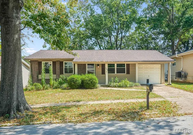 Single family home for sale at 533 Golfwood Dr, Ballwin, MO 63021 | MLS# MIS26059623