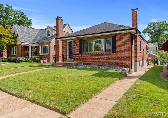 Photo 4 of Single family home for sale at 6036 Lansdowne Ave, Saint Louis, MO 63109 | MLS# MIS26059656 | Listing updated on 2026-09-18
