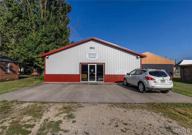Photo 1 of Single family home for sale at 612 W Oak St, Dexter, MO 63841 | MLS# MIS26059719 | Listing updated on 2026-09-16