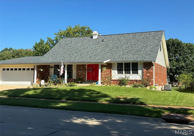 Photo 1 of Sale Pending at 2675 Cliffwood Trl, Saint Louis, MO 63129 | MLS# MIS26059742 | Listing updated on 2026-09-16