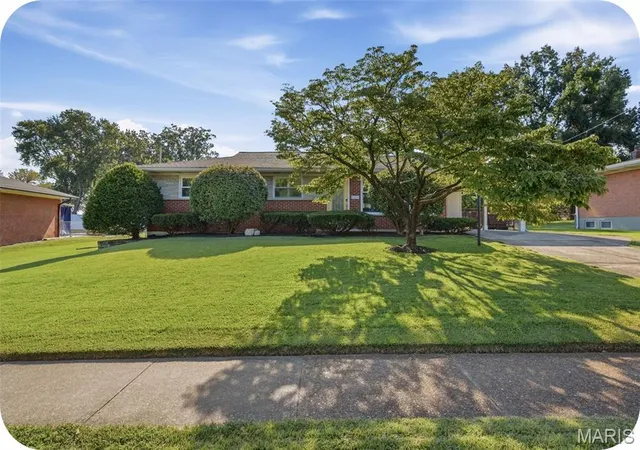 Photo 1 of Single family home for sale at 9132 Clydesdale Dr, Saint Louis, MO 63126 | MLS# MIS26059773 | Listing updated on 2026-09-22