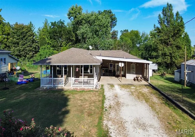 Photo 2 of Single family home for sale at 115 N St Louis Ave, Kampsville, IL 62053 | MLS# MIS26059791 | Listing updated on 2026-09-29