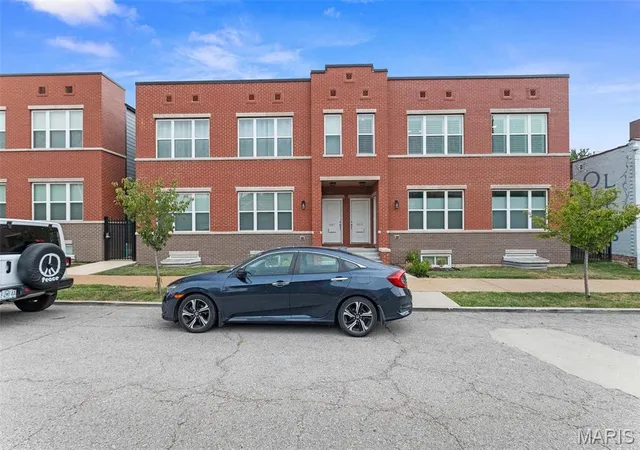 Photo 2 of Condo for sale at 3315 Park Ave, Saint Louis, MO 63104 | MLS# MIS26059812 | Listing updated on 2026-09-16
