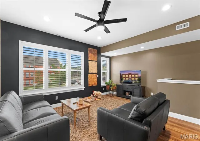 Photo 3 of Condo for sale at 3315 Park Ave, Saint Louis, MO 63104 | MLS# MIS26059812 | Listing updated on 2026-09-16