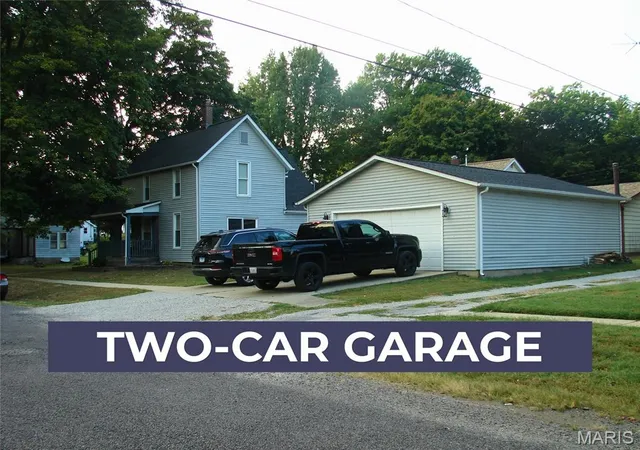 Photo 2 of Single family home for sale at 503 Saint John St, Greenville, IL 62246 | MLS# MIS26059830 | Listing updated on 2026-10-03