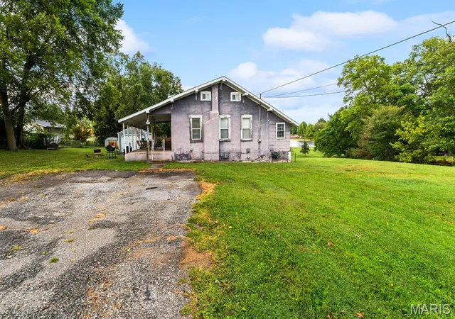 Photo 1 of Single family home for sale at 221 South 2nd St, O Fallon, IL 62269 | MLS# MIS26059843 | Listing updated on 2026-09-21